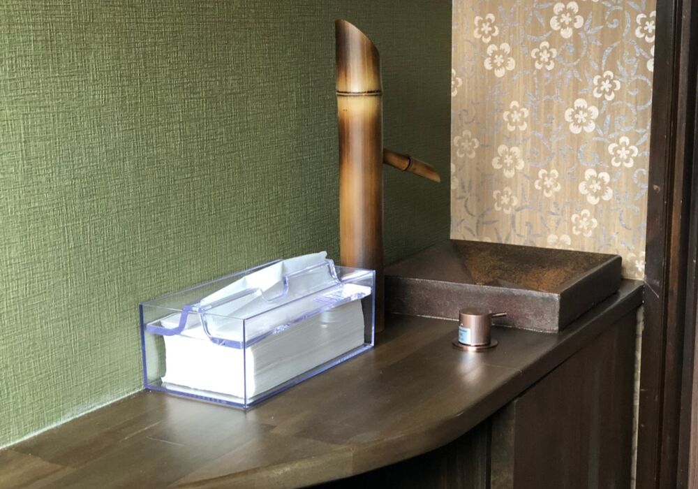 1B9403B0-3F8E-4C70-8BCA-C129CAC2D7D9